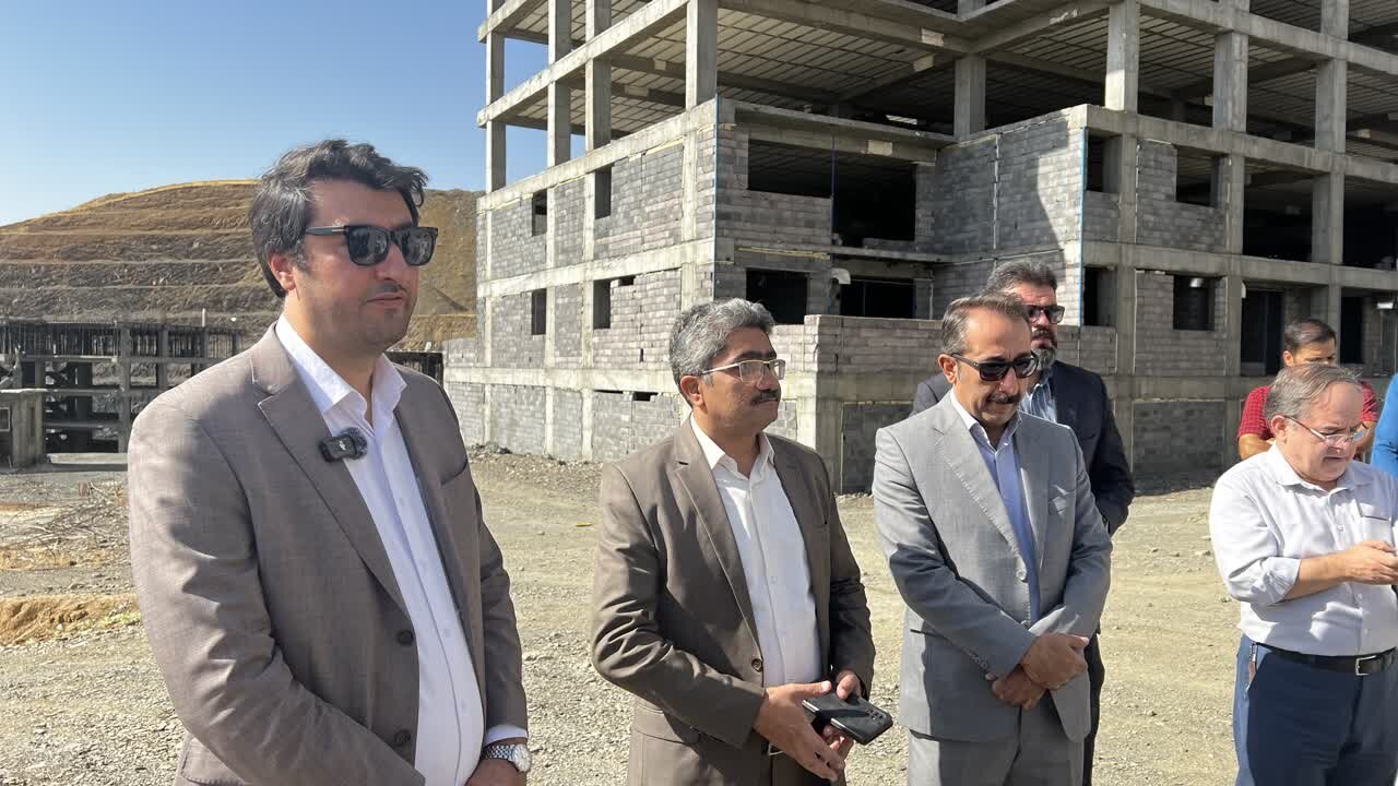 افتتاح بلوار ۲۴ متری راه و شهرسازی سنندج در هفته دولت