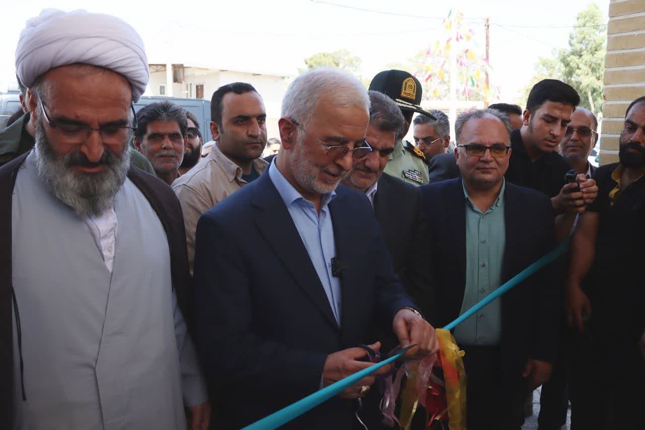 افتتاح پروژه خانه فرهنگ زاوقان به همراه ۱۱ پروژه شهرداری سمنان توسط وزیر کشور