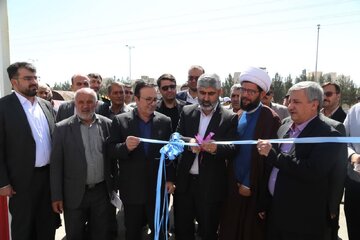 افتتاح پروژه‌های ورزشی و عمرانی در تاکستان