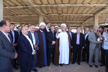 افتتاح پروژه‌های ورزشی و عمرانی در تاکستان