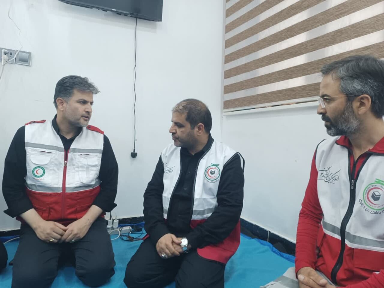 بازدید معاون استاندار یزد از محل استقرار تیم امدادی جمعیت هلال‌احمر یزد در مسیر نجف به کربلا