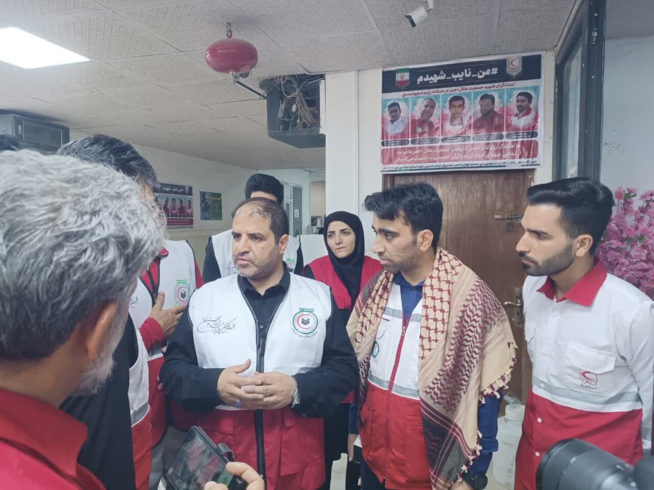 بازدید معاون استاندار یزد از محل استقرار تیم امدادی جمعیت هلال‌احمر یزد در مسیر نجف به کربلا