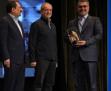 تجلیل از «انتخاب سرویس»  در روز صنعت و معدن/به‌کارگیری فناوری‌های نوین در پشتیبانی مشتریان