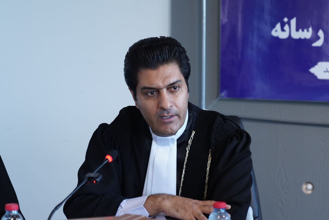 رسانه؛ رکن چهارم دموکراسی در کنار مدافعان حقوق مردم