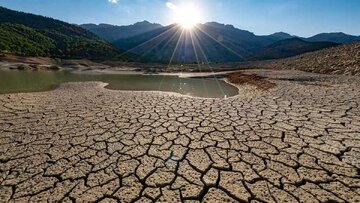سدسازی و انتقال آب؛ فریبکاری در مدیریت آب/ ایران جزو ۱۰ کشور اول تولید گازهای گلخانهای/ مسئولان ما خود را به نشنیدن زدهاند