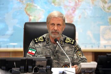سرلشکر حاتمی: شعار صادقانه “ارتش فدای ملت” در جنگ تحمیلی عینیت یافت