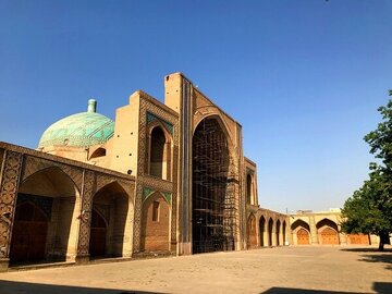 پس از ۱۵ سال بالاخره داربستهای این مسجد جمعآوری شد