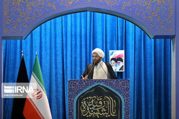 کنایه خطیب موقت نماز جمعه تهران به دولت اصلاحات؛ در دهه 70 مساجد کم رنگ شدند/ اگر خانههای خدا مورد بی مهری قرار نمیگرفتند، حال و هوای دیگر میداشتیم