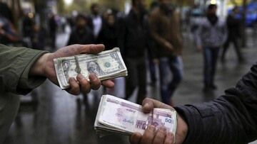 گزارش میدانی «فارس» از بازار ارز بعد از داغ شدن اخبار مکانیسم ماشه/ فعالان بازار: منتظر این تغییر قیمتی در نرخ دلار باشید