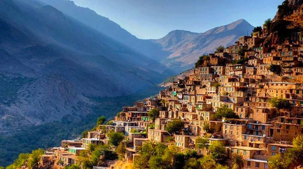 ۵ مقصد گردشگری در هفتههای پایانی تابستان/ از جزیره رنگها تا غول خروشان