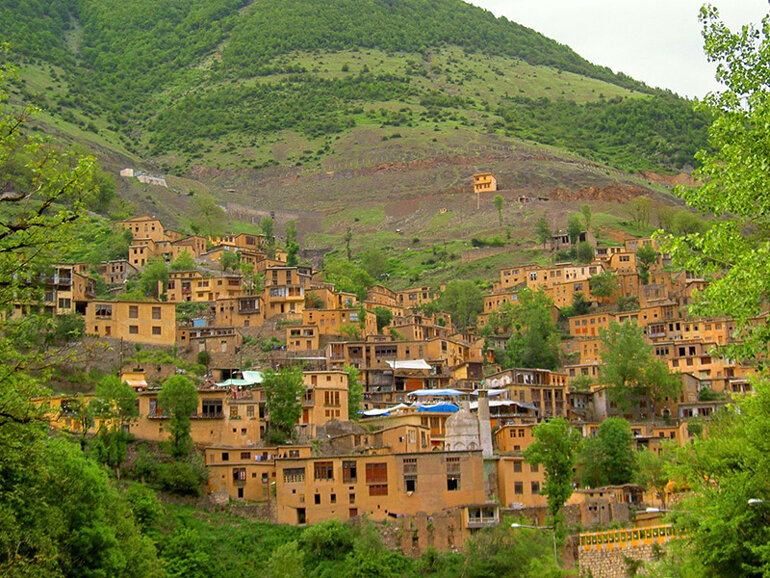 ۵ مقصد گردشگری در هفتههای پایانی تابستان/ از جزیره رنگها تا غول خروشان