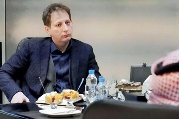 آزادشدن بابک زنجانی و مشغول شدنش به فعالیت اقتصادی کار درستی است اما به شرط اینکه او سوگلی نباشد و کاملا  سالم و شفاف با دیگر سرمایه داران رقابت کند