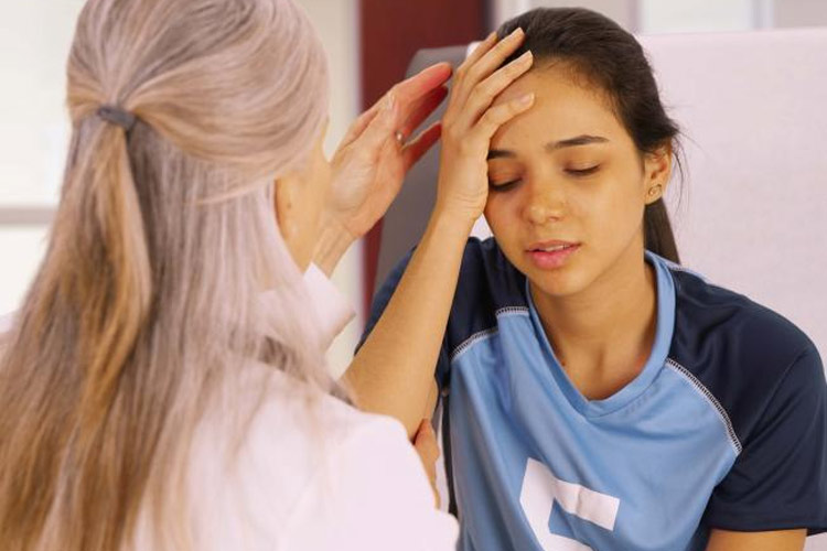 آسیب‌های ضربه‌های مکرر به سر در ورزشکاران: از التهاب تا نابودی سلول‌های مغز