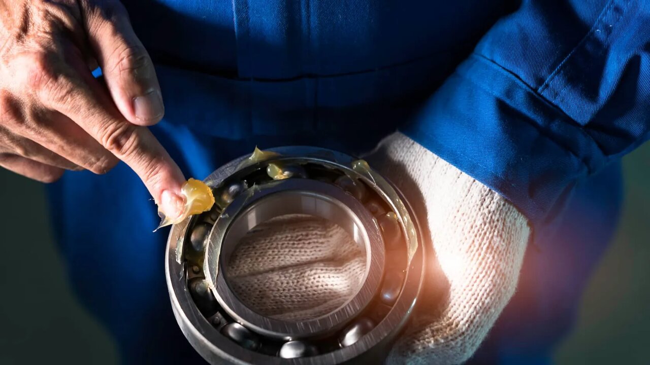 آشنایی با گریس خودرو / هر آنچه که باید بدانید