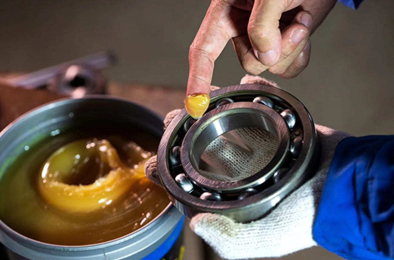 آشنایی با گریس خودرو / هر آنچه که باید بدانید