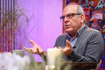 آقای حدادعادل! حاکمیت نمی تواند صاحب فضای مجازی شود/ به مردم اعتماد کنید؛آنها خودشان مدیریت این فضا را بلدند