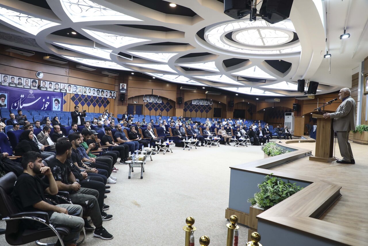 آیین استقبال و تجلیل از مدال‌آوران خوزستانی تیم ملی کشتی فرنگی با حضور مردم و مقامات استانی برگزار شد