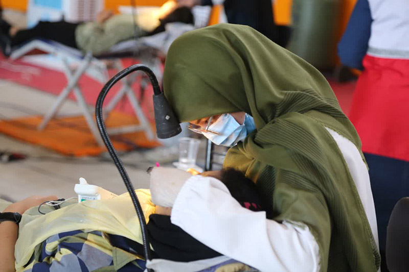 از توزیع ۶۵۰۰ بسته لوازم‌التحریر تا حضور ۷۵ دندانپزشک جهادی / دکتر عبدالملکی: «ما نوکر مردمیم، زکات علم‌مان را در اختیارشان می‌گذاریم»