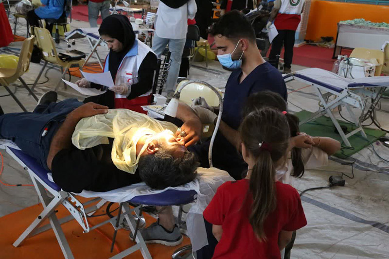 از توزیع ۶۵۰۰ بسته لوازم‌التحریر تا حضور ۷۵ دندانپزشک جهادی / دکتر عبدالملکی: «ما نوکر مردمیم، زکات علم‌مان را در اختیارشان می‌گذاریم»