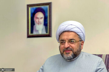 استاد حوزه علمیه قم: آخرالزمان، بسط عدالت است نه توجیه کننده ظلمِ ظالم/ دیدگاه های امام در بحث آخرالزمان تناسبی با گفتههای برخی از رجال سیاسی ندارد