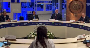 اسلامی: سفر به روسیه، سازنده بود