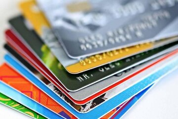 اصناف برای فرار از مالیات دست به دامن کارت بانکی بستگان شدهاند/ مالیات سنگینی از اصناف مطالبه می شود!