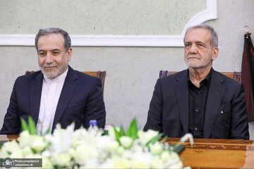 انتقاد روزنامه اصولگرا از پزشکیان و عراقچی: برخی اظهارنظرها و مصاحبه های شما، ایران ضعیف را القا می کند