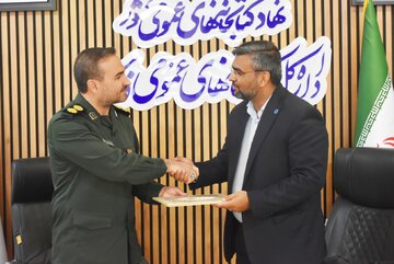 انعقاد تفاهم نامه بین کتابخانه های عمومی فارس و کنگره ملی پانزده هزار شهید