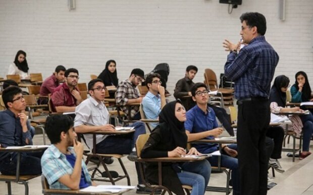 اولین سال تحصیلی بعد از جنگ ۱۲ روزه/ حالت پادگانی دولت قبل کم شده، حجاببانها از دانشگاه تهران حذف شدند/ کار کردن اعضای هیات علمی دانشگاهها در اسنپ
