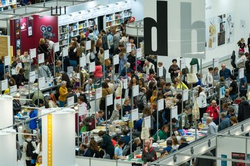 ایران با 300 عنوان کتاب به مسکو رفت