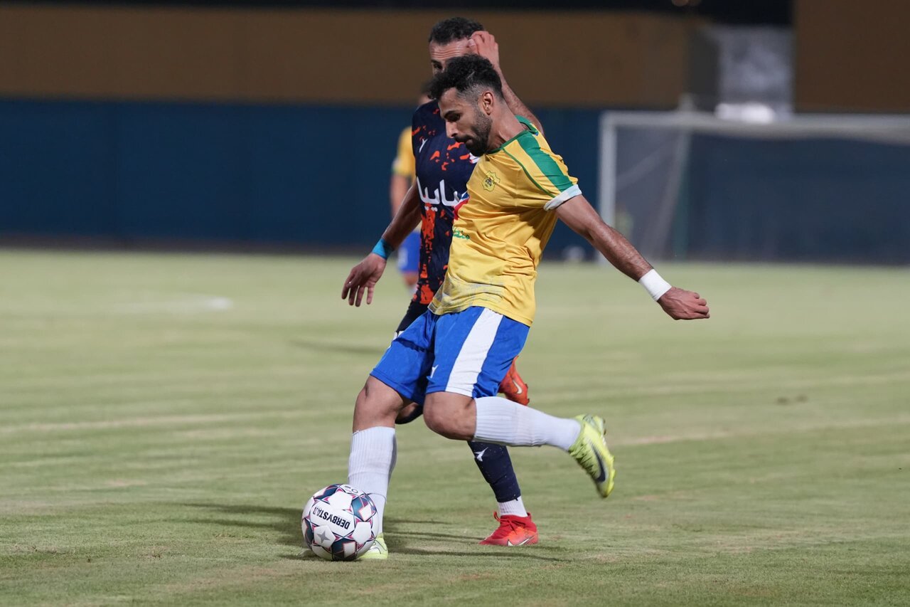 بازی دو تیم صنعت نفت آبادان و سایپا تهران