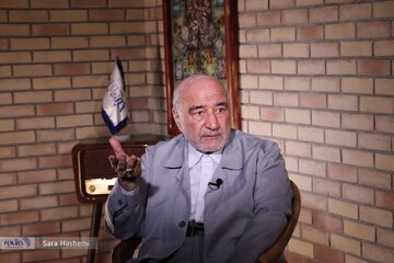 ببینید | جریان نفوذ نظریات دشمن را در کشور پیاده می کند