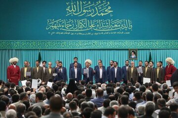 برگزاری جشن ولادت پیامبر (ص) و امام صادق(ع) در حسینیه امام خمینی (ره)/ حضور خانواده های شهدای جنگ تحمیلی ۱۲ روزه در مراسم