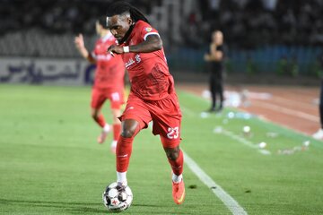 بیفوما: باید در فاز تهاجمی بهتر شویم/ هواداران پرسپولیس انتظار پیروزی دارند