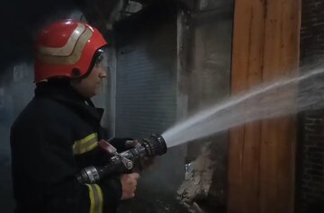 حریق شبانه در منطقه مهدیس اهواز ۲ مجروح برجای گذاشت