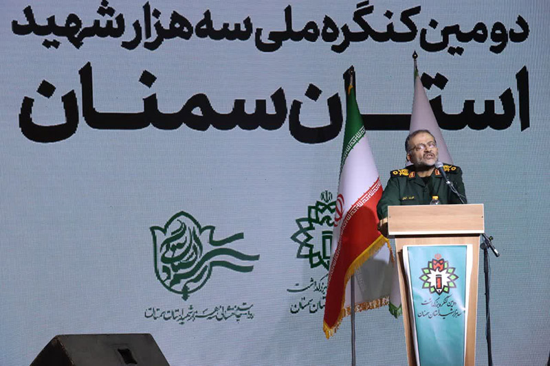 حضور سردار  غلامرضا سلیمانی در شب روایت فتح با  روایتگری نوجوانان و نمایشگاه‌های فرهنگی در فضایی معنوی و پرشور/ ایران پرچمدار صلح، آزادی و مقاومت است