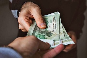 حق مسکن کارگران فریز شد/ جلسه شورای عالی کار چرا برگزار نمیشود؟