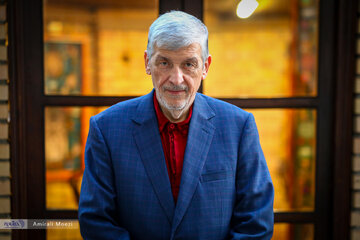 حقیقت پور: راهبرد تندروها در سیاست خارجه، انزوای ایران است/ آنها «کاسب تحریم» هستند/ در جلساتشان میگویند باید در موضع جغرافیایی امام زمان اقدام کنیم