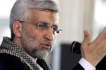 حمله تند جلیلی به روحانی/ دانشآموزی که یکبار اخبار را مرور کرده باشد روحانی را محکوم می کند