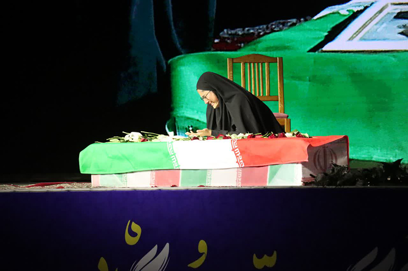 خانواده‌های شهدا، ستون‌های استوار انقلاب / ازدواج ۱۱۰ زوج جوان در سایه نام شهیدان / دکتر انوشه: شهدا معماران انسان‌سازی‌اند