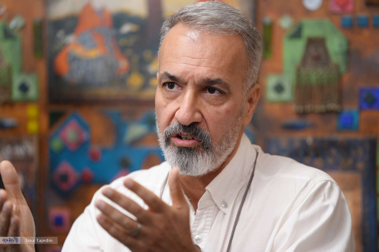 دانشآموزان سواد خواندن ندارند/ بخاطر کمبود نیرو از معلم ۸۰ ساله خواستهاند درس بدهد/ حال دانشآموزان در مدرسه خوب نیست