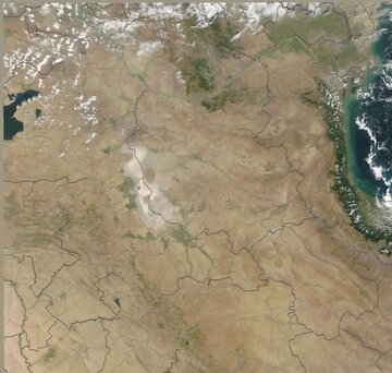 دریاچه ارومیه واقعا از دست رفت؟/ ماجرای تصاویر ماهوارهای ناسا از دریاچه