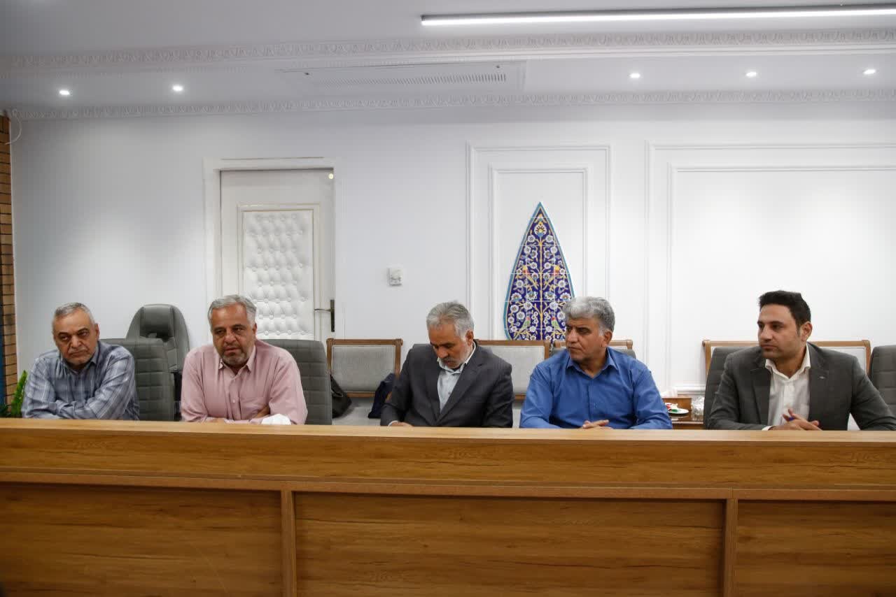 دیدار اعضای ستاد دکتر پزشکیان شهرستان میبد با استاندار یزد دیدار اعضای ستاد دکتر پزشکیان شهرستان میبد با استاندار یزد