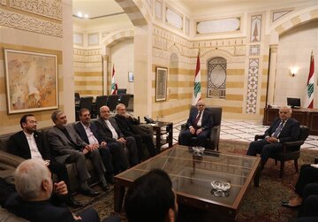 دیدار لاریجانی با نخست وزیر لبنان/ لبخند هیات ایرانی و ژست خاص رییس کمیسیون امنیت ملی + عکس