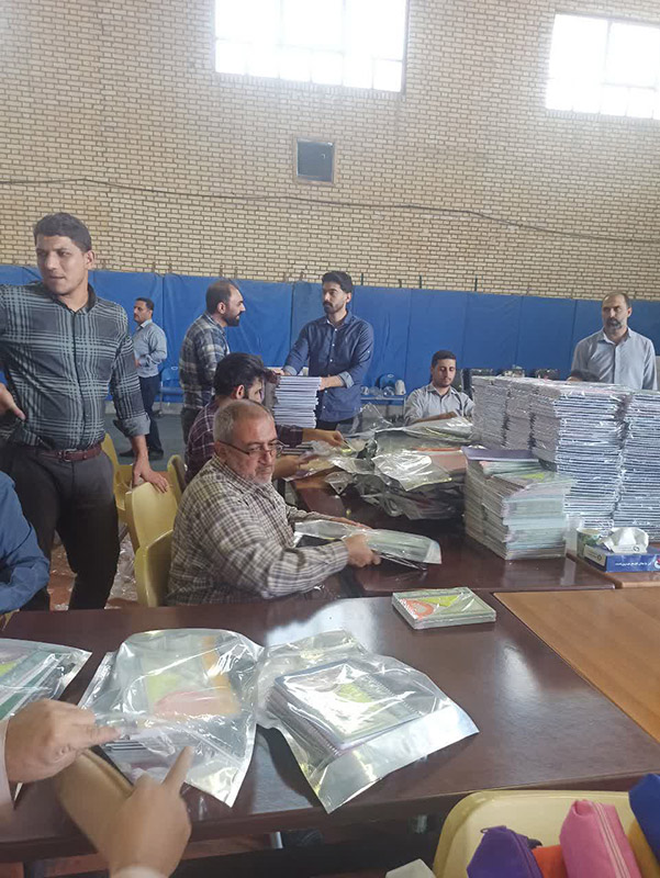 رزمایش بزرگ تأمین و توزیع نوشت‌افزار و لوازم تحصیلی برای بیش از ۷ هزار دانش‌آموز و دانشجوی سمنان