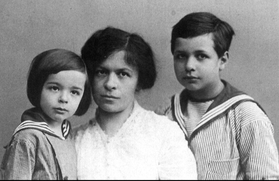 زندگی پرماجرای اینشتین: از پرونده ۱۴۰۰ صفحهای در FBI تا فرزندی که هرگز او را ندید