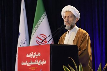 ساماندهی دستفروشان قزوین باید با حمایت و قانون انجام شود