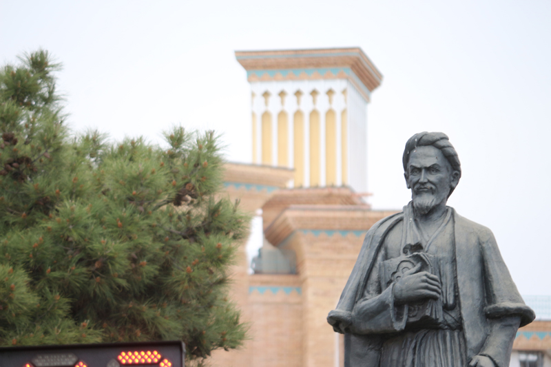 سمنان و فلکه‌هایی با هنرسازه‌های فرهنگی