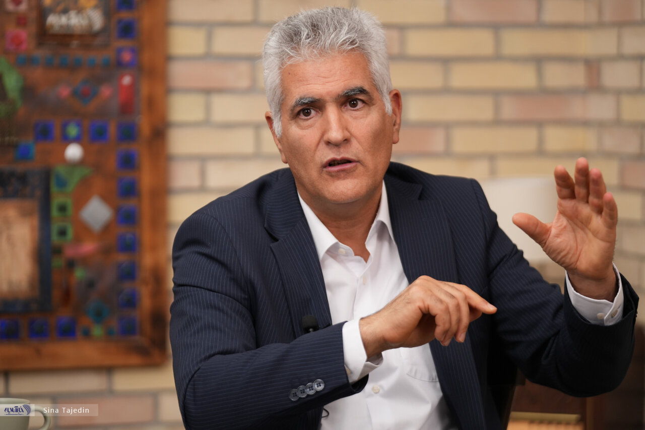 سوپرمارکتهای مالی در روستاها راهاندازی میشود/ شیری: ۶۰ درصد فروش ارز اربعین توسط پست بانک انجام شد