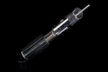 شمشیر نوری استار وارز به حراج گذاشته میشود